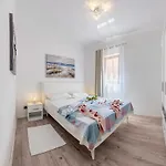 Charming House On The Beach And Deluxe Apartment